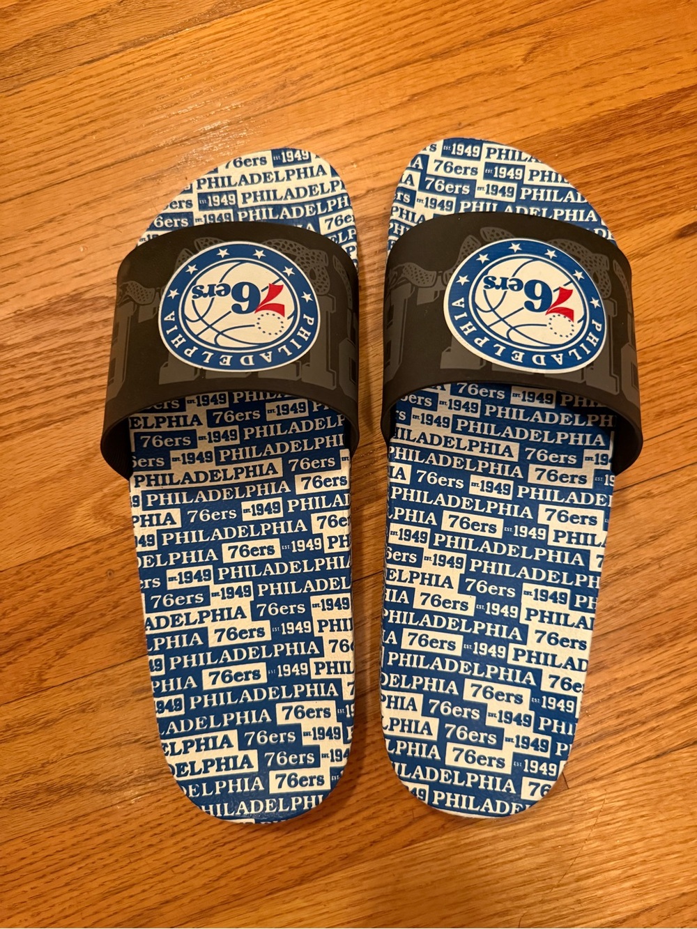 Philadelphia 76ers Men’s Navy Blue Slide Sandals